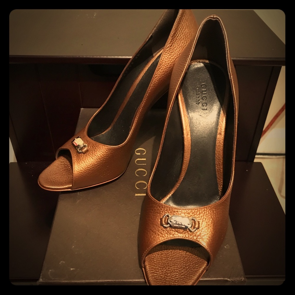 NEW GUCCI METALLIC BRONZE PUMPS